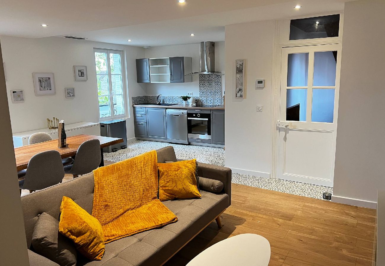 Maison mitoyenne à Gramat - St Hélène maison de ville