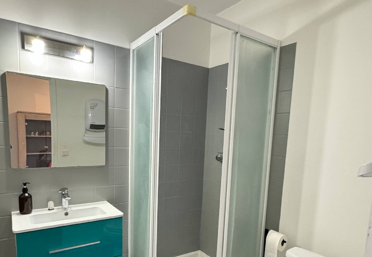 Appartement à Gramat - Côté jardin, appa...