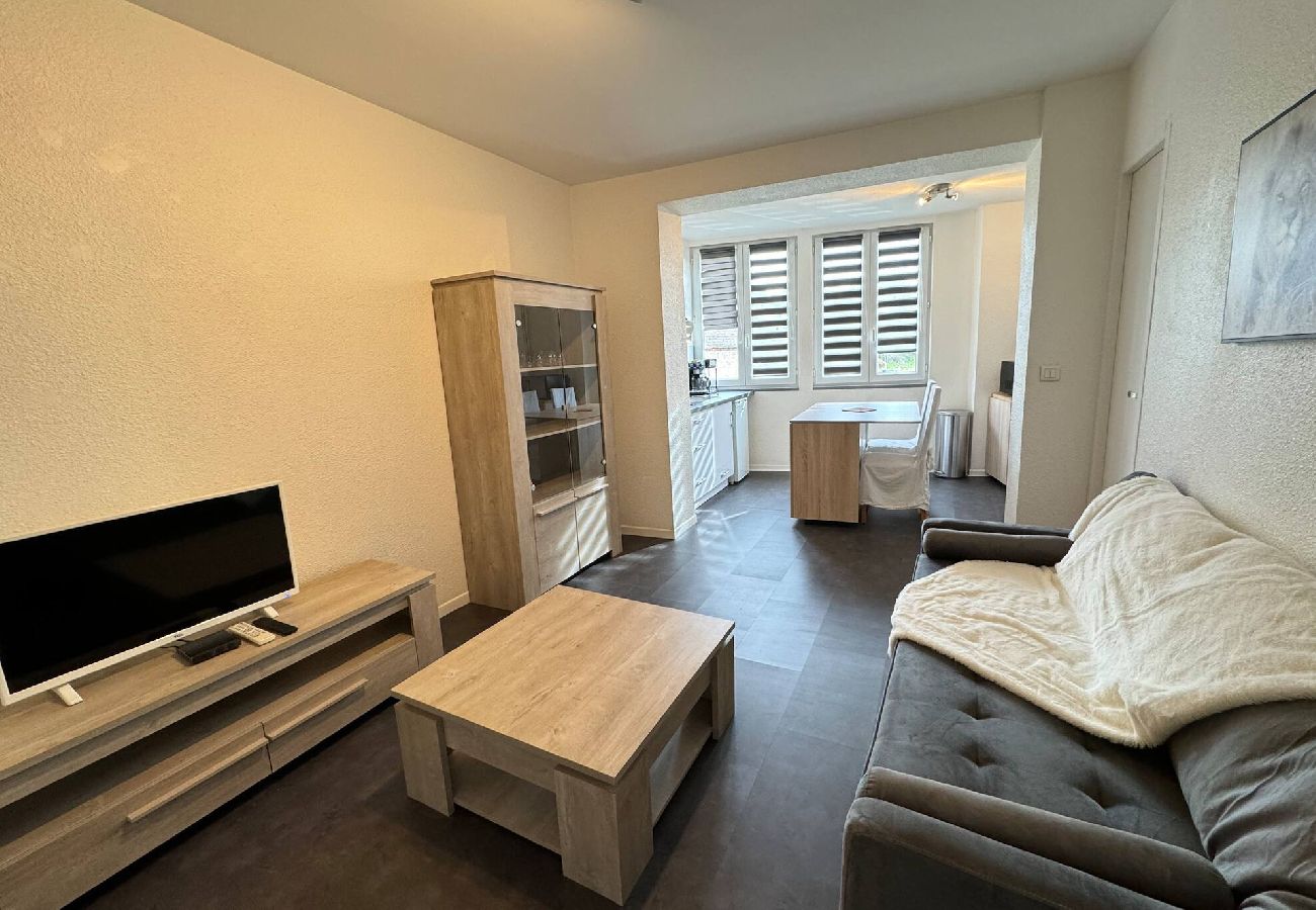 Appartement à Gramat - Côté jardin, appa...