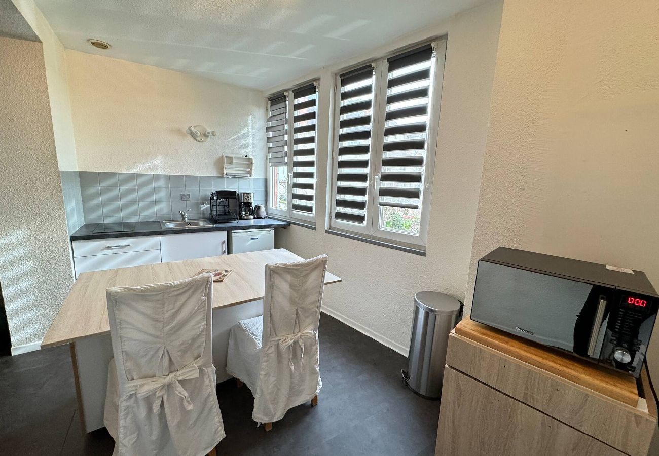 Appartement à Gramat - Côté jardin, appa...