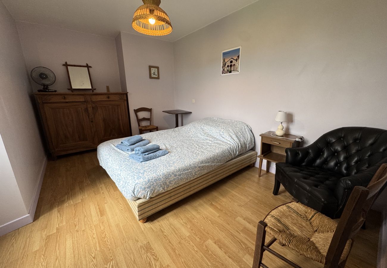 Maison à Miers - Gîte de charme en pierre , grand jardin, proche Ro