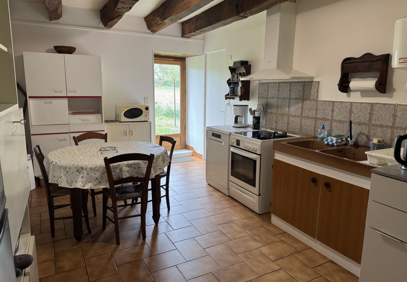 Maison à Miers - Gîte de charme en pierre , grand jardin, proche Ro