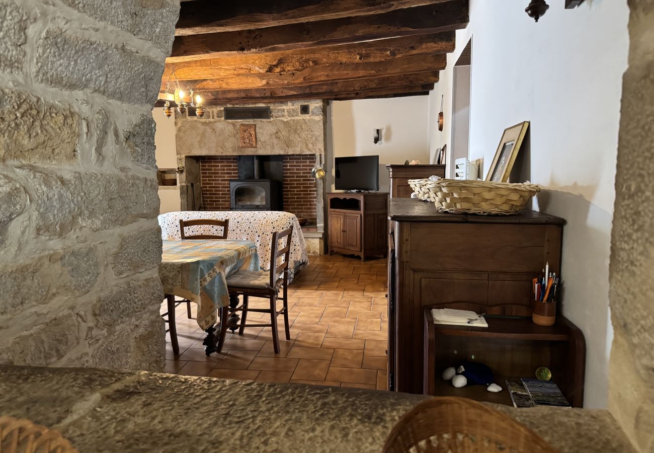 Maison à Miers - Gîte de charme en pierre , grand jardin, proche Ro