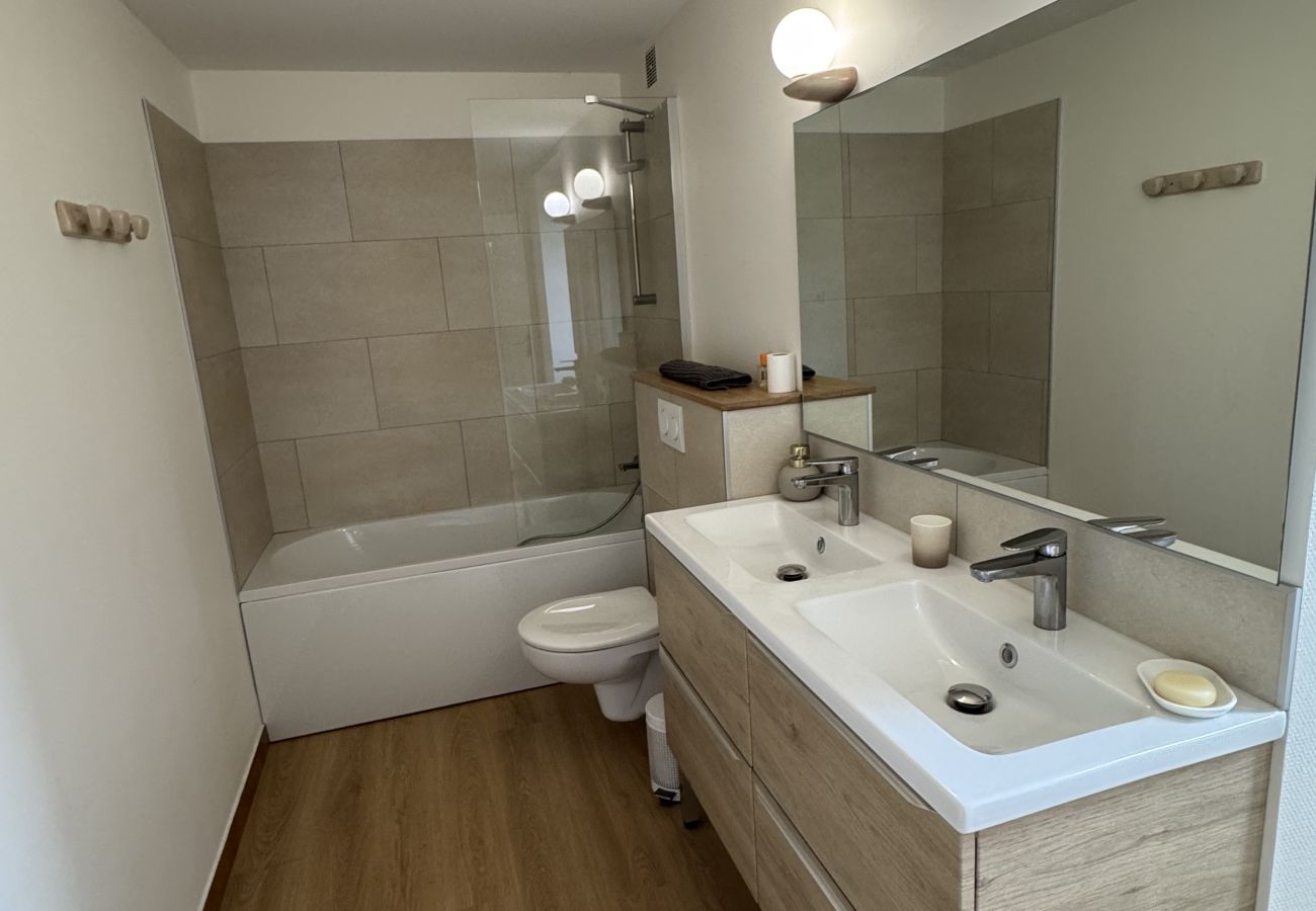 Maison à Miers - Gîte de charme en pierre , grand jardin, proche Ro