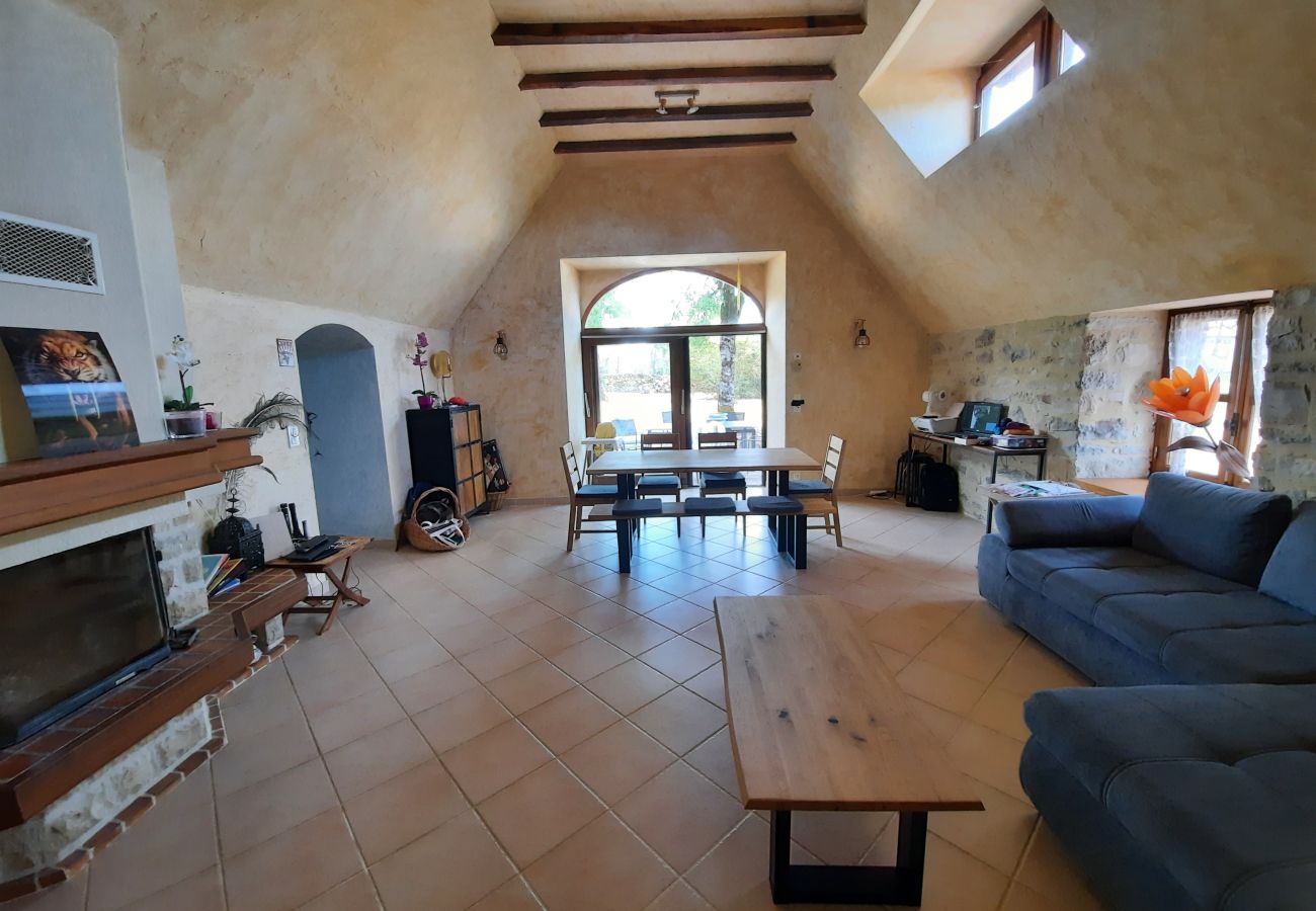 Maison à Flaujac-Gare - jolie maison de vacances avec piscine